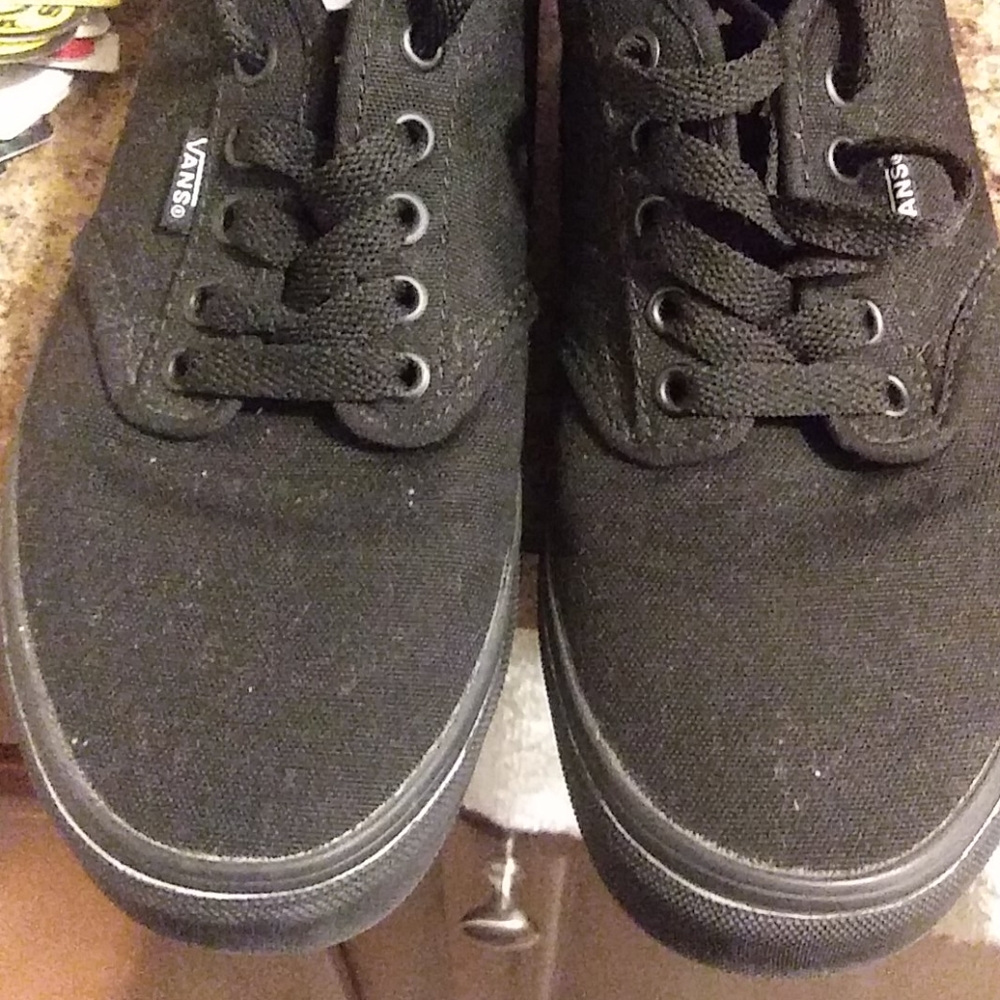 Sneakers - Picture 5 of 6
